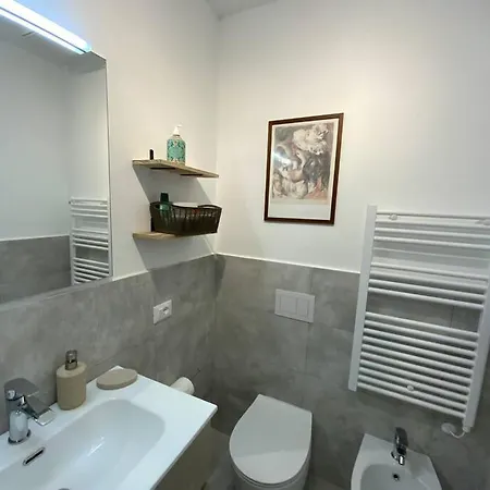 Apartament Elegante Bilocale Tra Stazione E Centro Storico *