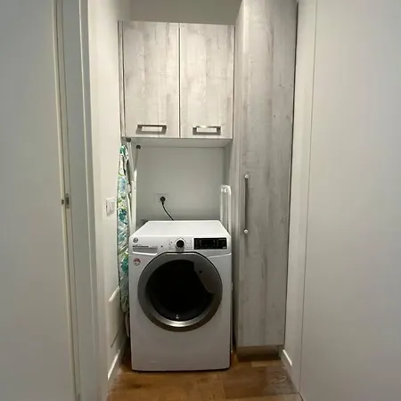 Elegante Bilocale Tra Stazione E Centro Storico