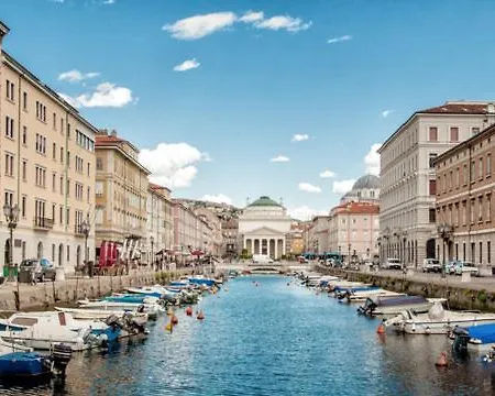Elegante Bilocale Tra Stazione E Centro Storico Διαμέρισμα